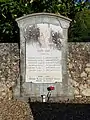 Le monument aux morts du cimetière.