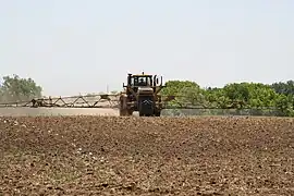 Pulvérisateur de grande capacité porté sur un chassis Terragator 8103, 2007.