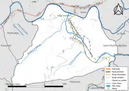Carte en couleur présentant le réseau hydrographique de la commune