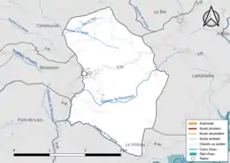 Carte en couleur présentant le réseau hydrographique de la commune