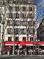 Café de la Mairie au no&nbsp;8.