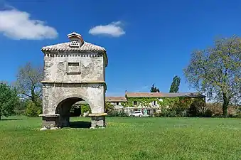 Le pigeonnier du château de Lordat, situé sur le domaine de Bordeneuve.