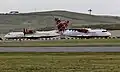 Un ATR 42 aux côtés d'un ATR 72 de Loganair