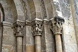 Ébrasement sud du portail.