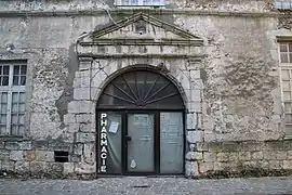 Portail de l'ancienne abbaye.