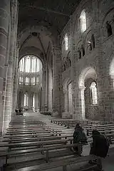 Nef romane de l'église abbatiale.