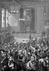 Gravure d'un procès, avec les juges, greffiers assis au fond, les jurés sur le coté, une femme debout devant eux, et une foule au premier plan.