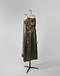 Robe courte en lamé et corsage brodé (vers 1919), Palais Galliera, musée de la Mode de la Ville de Paris.