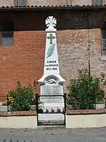 Le monument aux morts.