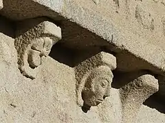 Modillons de la façade sud.