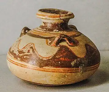 Alabastre en terre cuite retrouvé à Rhodes, HR III A2 (c. 1350). Musée du Louvre.