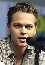 Alexander Calvert interprète Jack.