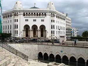 Entrée de la station de métro Tafourah - Grande Poste.