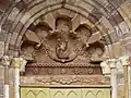 Détail du portail sud de l'église.