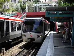 Une rame de la ligne C à Croix-Paquet.