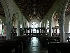 L'intérieur de l'église Sainte-Nonne