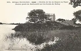 Ancien poste de Badoumbé (Mali) sur les bords du Bakoye.