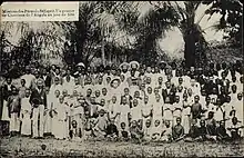 Missions des pères du Saint-Esprit - Un groupe de chrétiens de l'Angola un jour de fête.