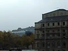 Façade arrière du deuxième théâtre.