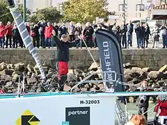 Arrivée de Nándor Fa aux Sables d'Olonne lors du Vendée Globe 2016-2017.