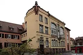 Maison des artisans (1901) au no 4 Inscrit MH (1975)