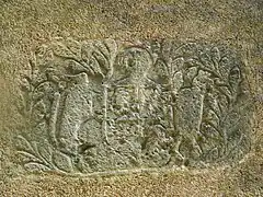 Blason de la famille Avrigny de La Touche (mur sud).