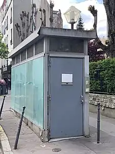 Accès à l'atelier depuis le boulevard du Général-Leclerc-de-Hauteclocque.