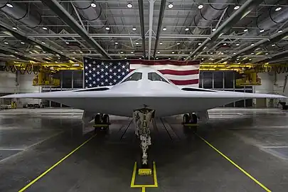 Northrop Grumman B-21 Raider. Présentation du premier B-21 le 2 décembre 2022.