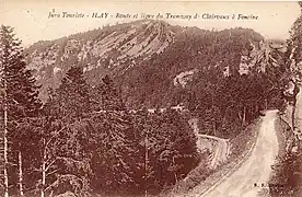 La ligne des CFV , en contrebas de la route