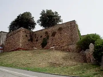 Bastion à trois pointes