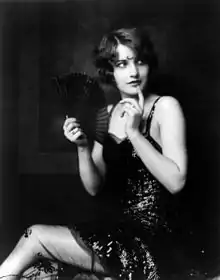Barbara Stanwyck. Photo d'Alfred Cheney Johnston