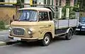 Camion plateau Barkas B1000.