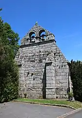 Clocher-mur de l'église Saint-Léonard de Barsanges.