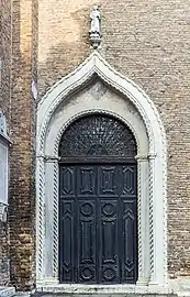 Portail du transept gauche.