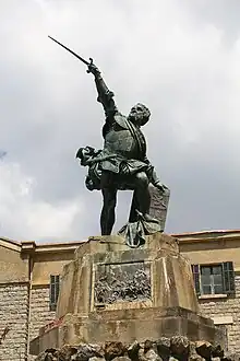 Bastelica (Corse-du-Sud), statue en bronze du chef militaire Sampiero Corso (1498-1567) élevée sur la place du hameau de Santo.