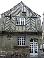 Maison ancienne, rue de l'église.