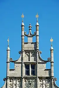 Le sommet du pignon.