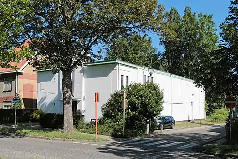 Façades principale et latérale.