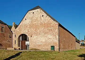 La grange vue de l'est.