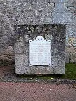 Le monument aux morts dans le cimetière (oct. 2012).
