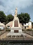 Le monument aux morts de Belpech.