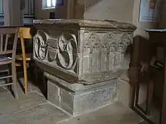 Bénitier de l’église de Sant-Laurent-d'Oingt .