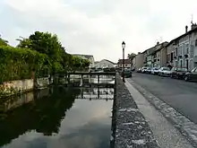 Photographie montrant les berges du Vidus