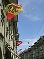 Le drapeau bernois dans la Kramgasse (de).