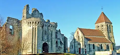 Le château et l'église.