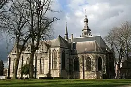 La collégiale Saint-Ursmer (XVe/XVIIe siècle).