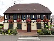 Maison de maréchal-ferrant (1657), 19 rue des Charrons.