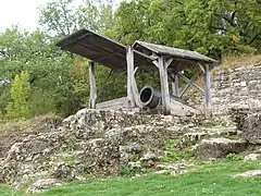 Bombarde du 15e siècle dans son abri