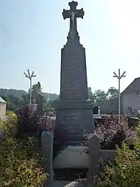 Le monument aux morts.