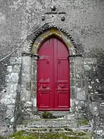 Portail principal de l'édifice.